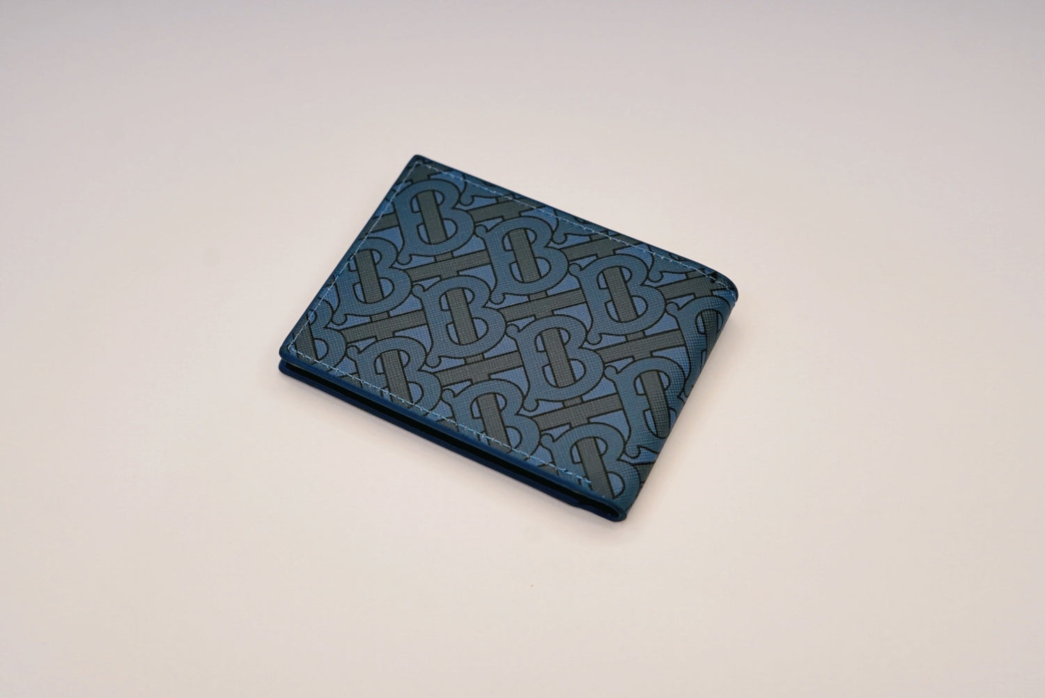 BURBERRY K444