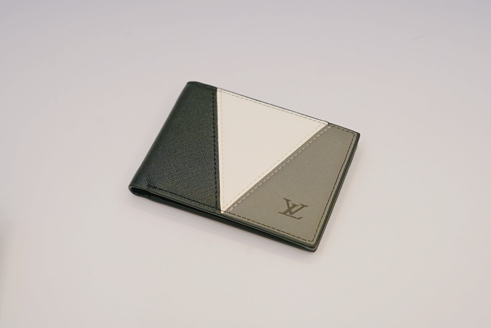 GUESS K223
