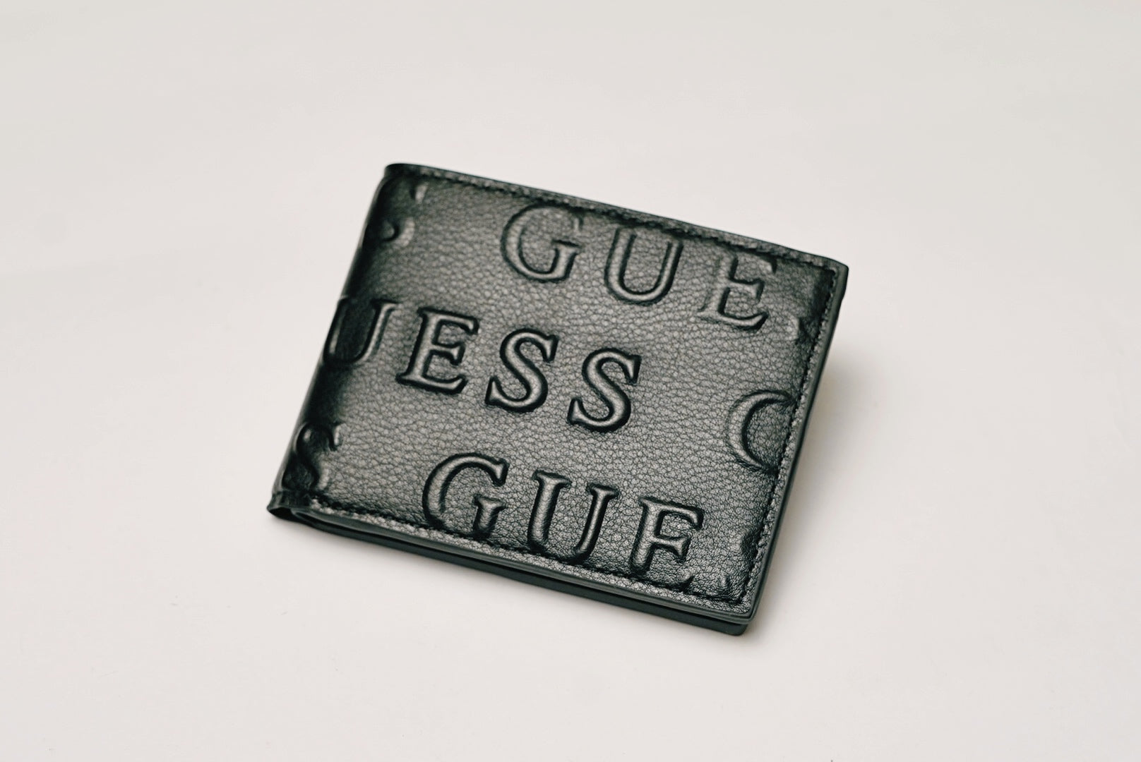 GUESS K589