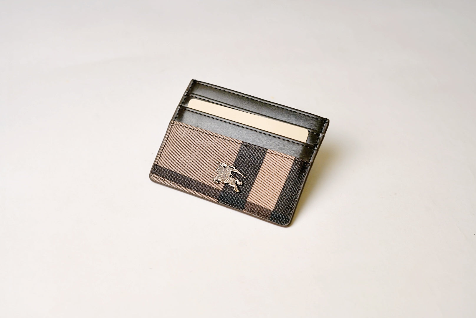 BURBERRY K80