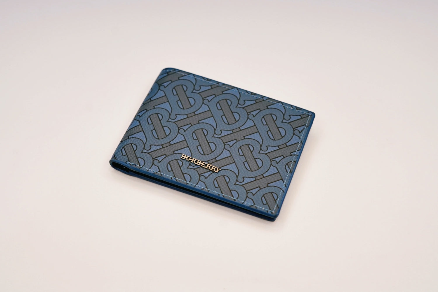 BURBERRY K444