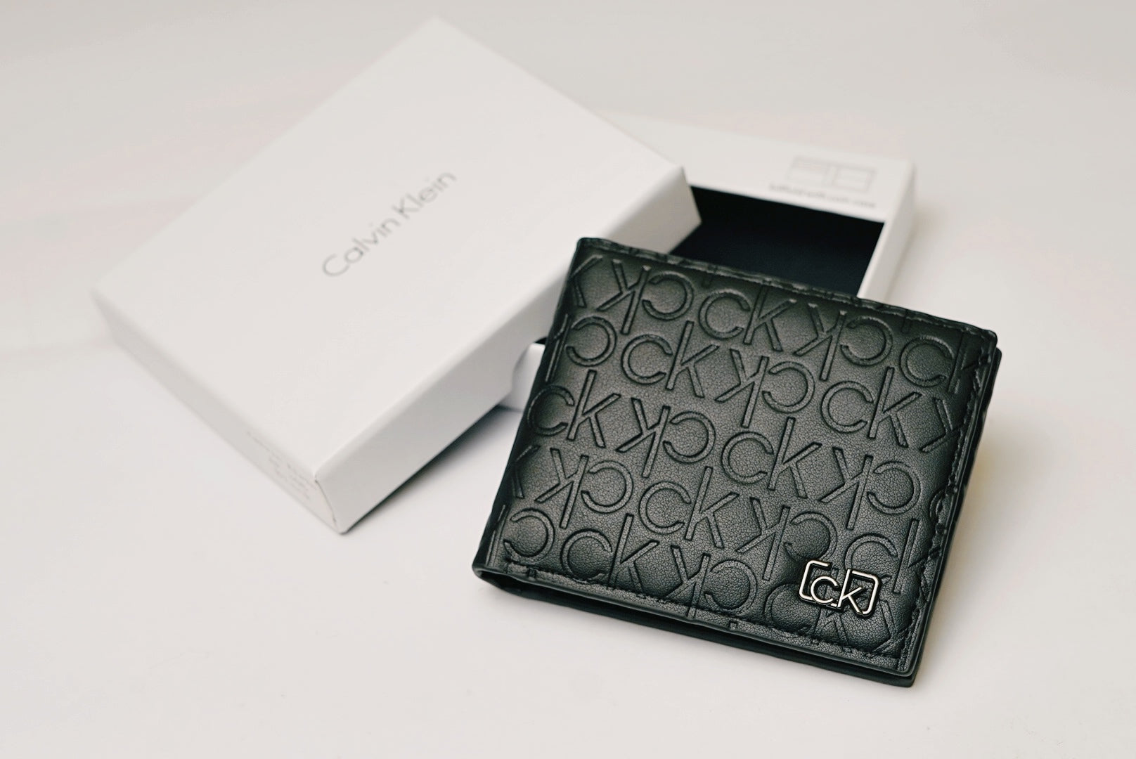CK K596 WITH BOX AND BAG