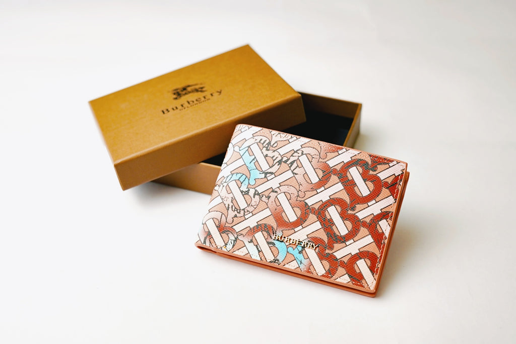 BURBERRY K134