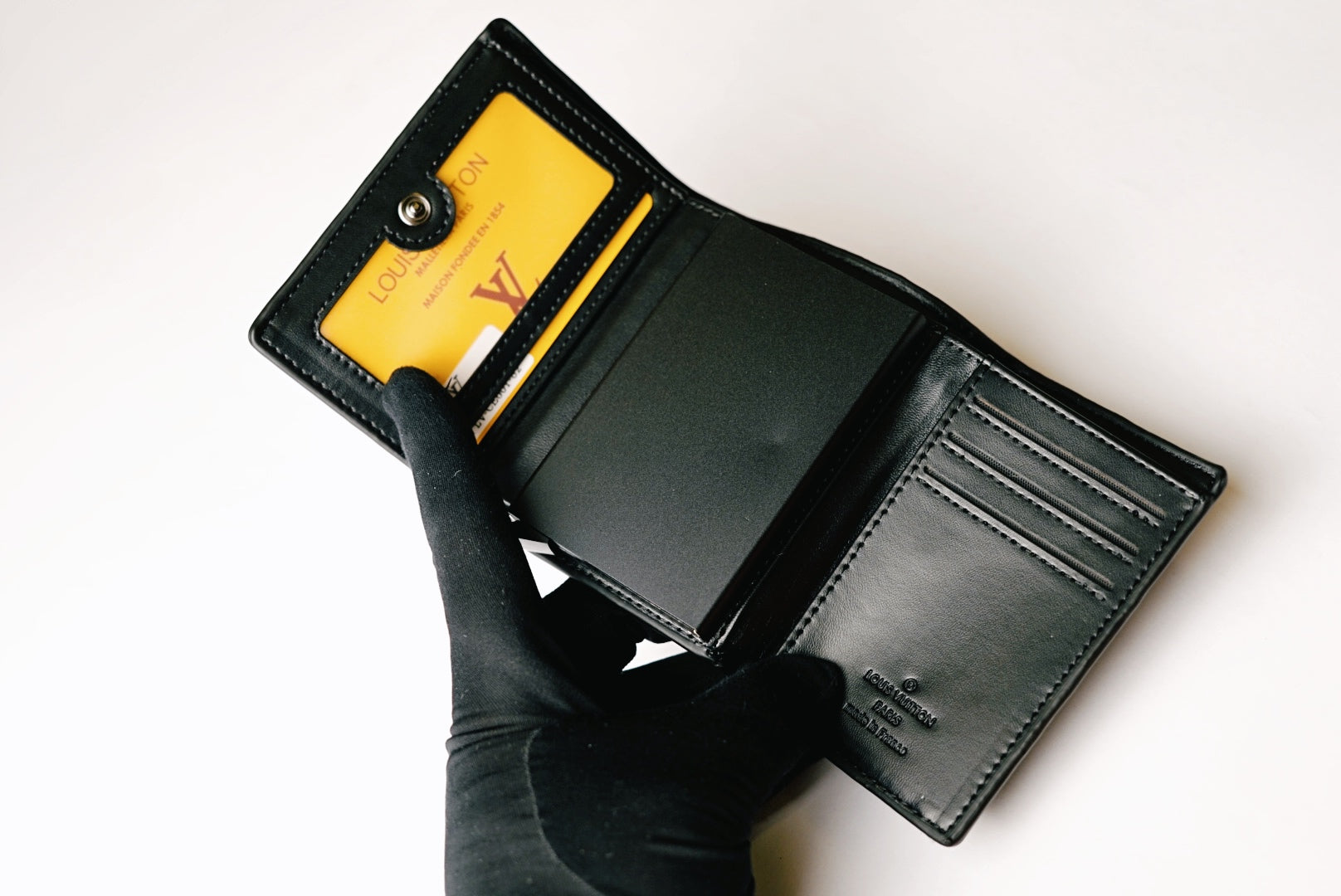 Louis Vuitton wallet K15