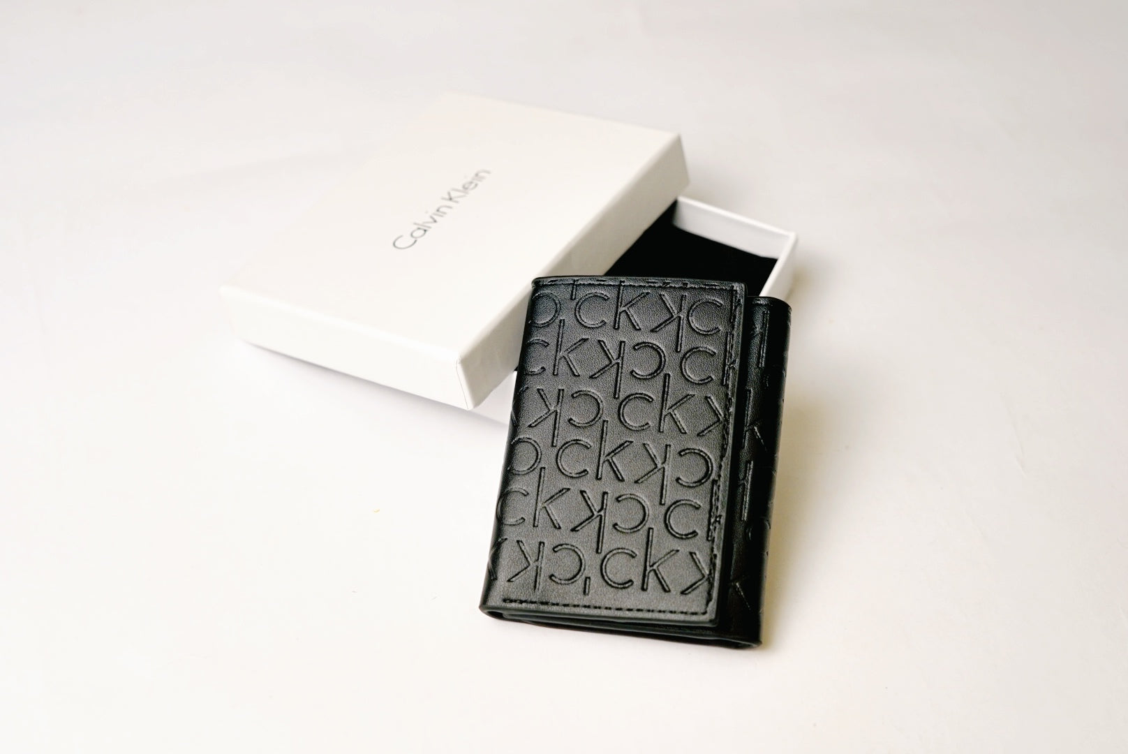 Calvin Klein wallet K23