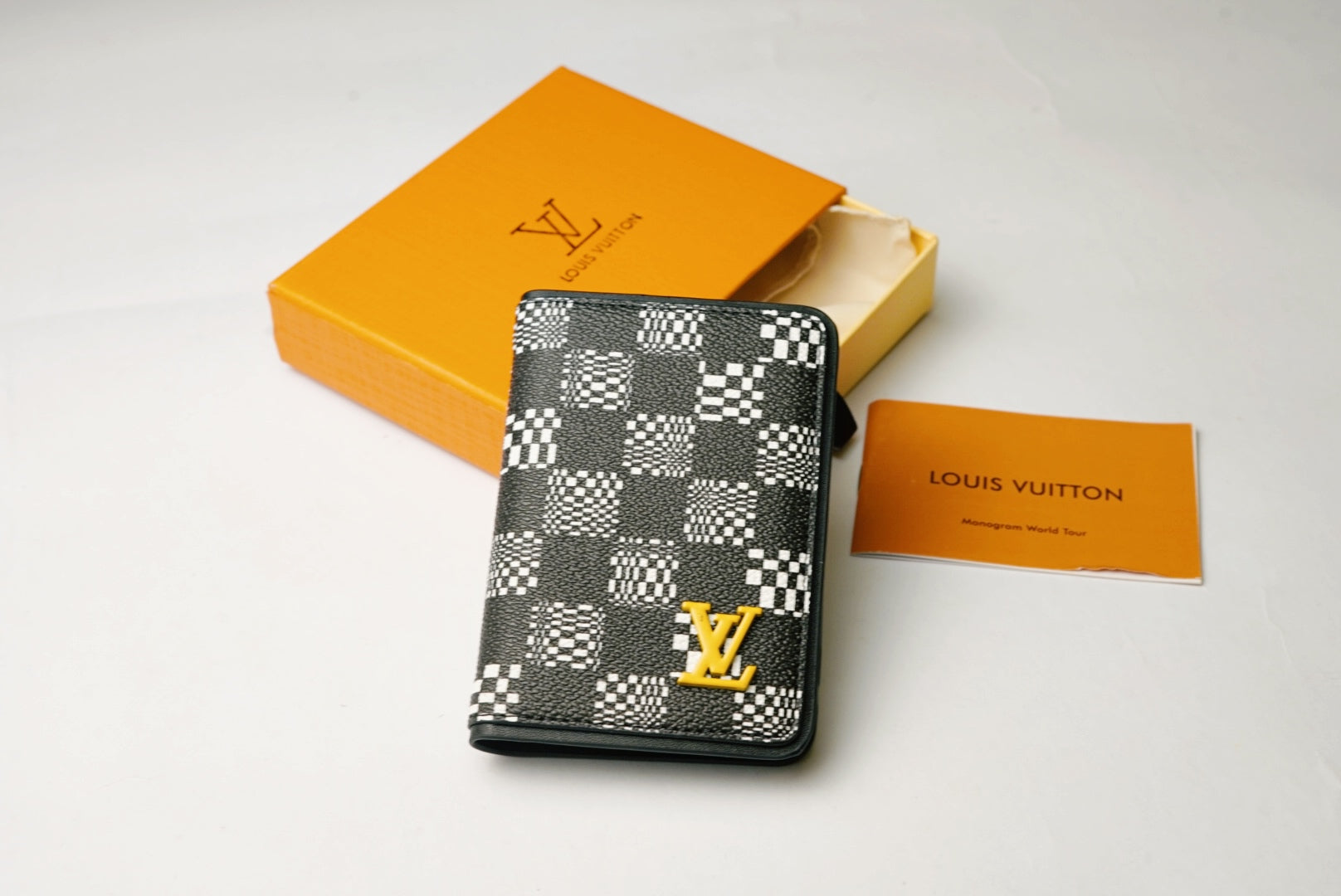 FLIP LV WALLET K520