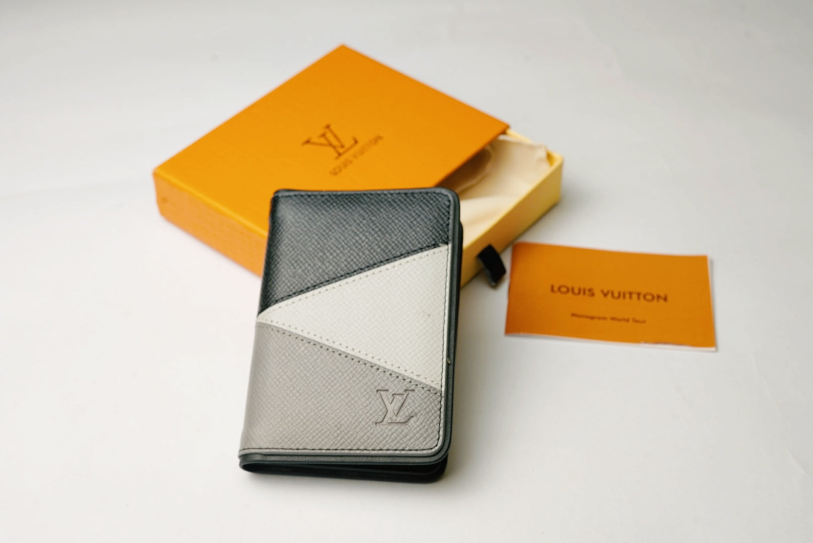 FLIP LV WALLET K522
