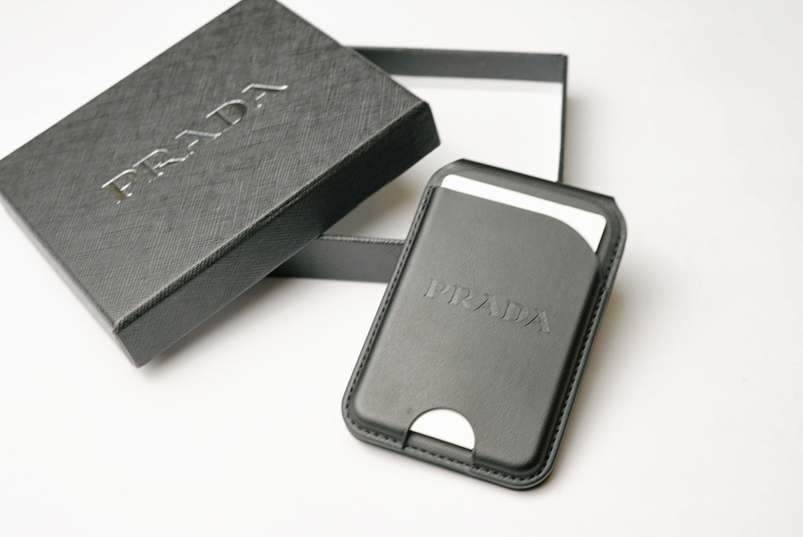 PRADA 2 IN 1 MAGNETIC CARD HOLDER K524