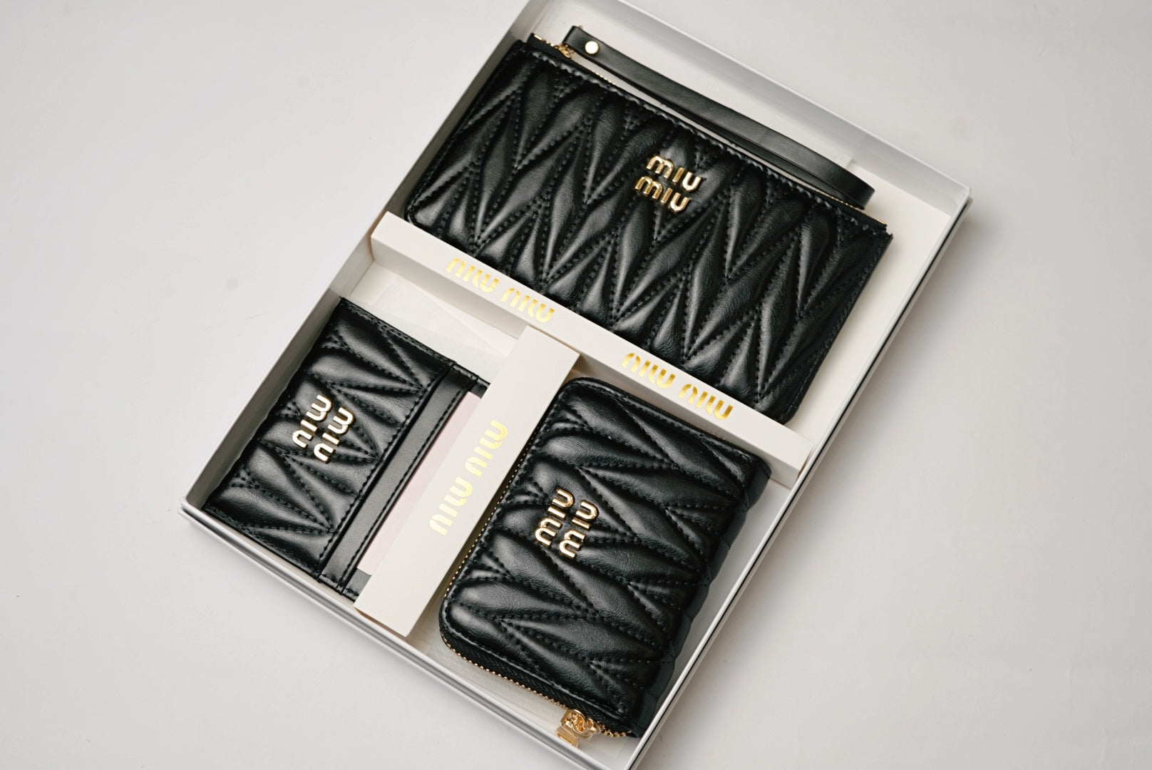 MIU MIU K496