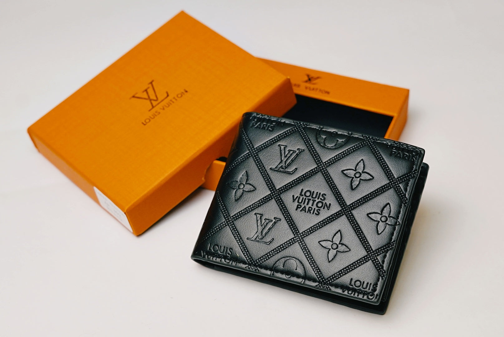 LV K595 WITH BOX AND BAG