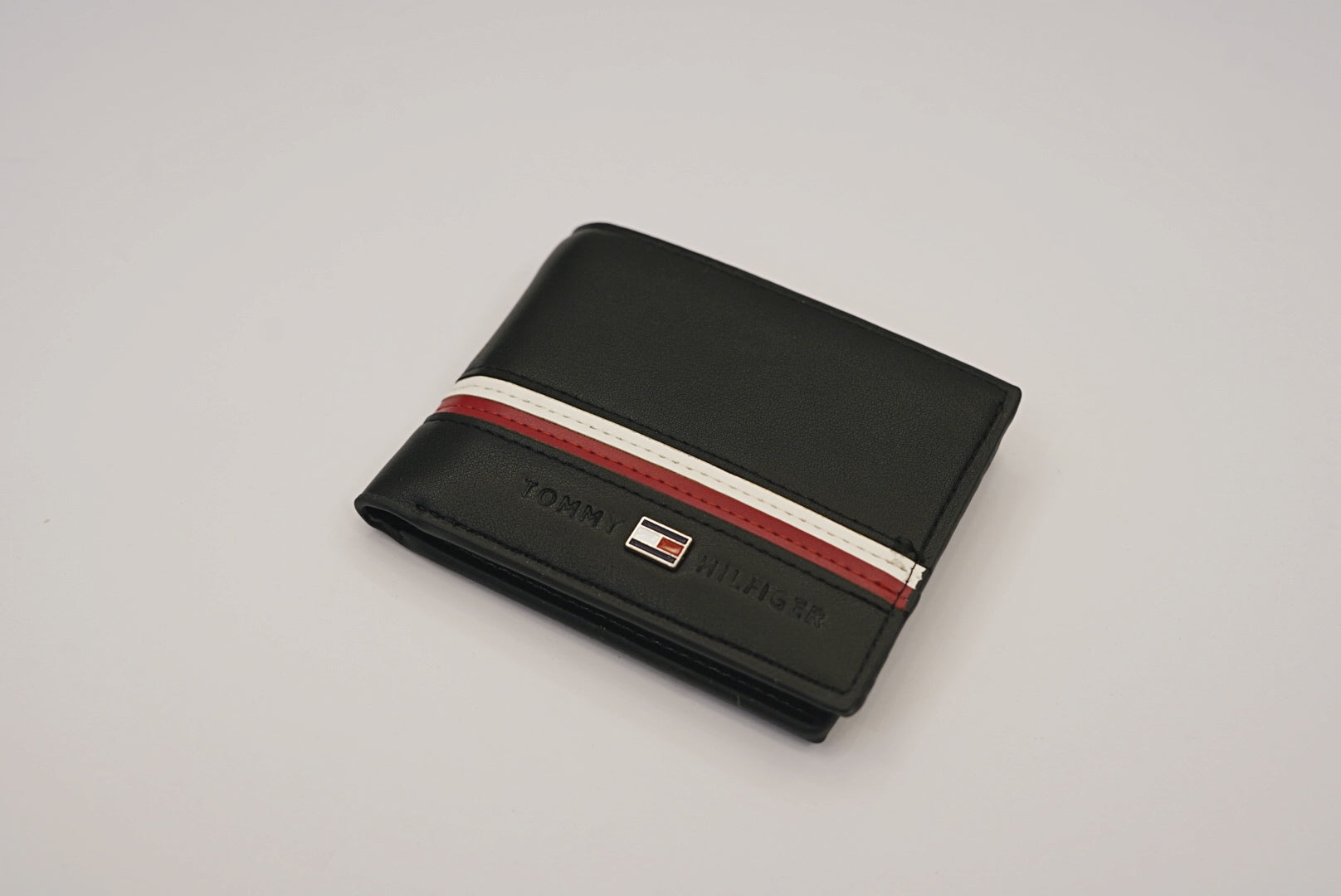 Tommy Hilfiger wallet K25